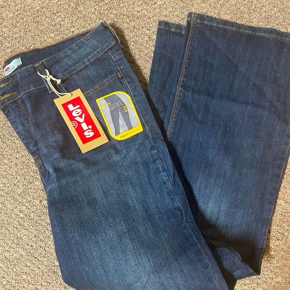 Womens Levi’s boot cut jeans size 14.